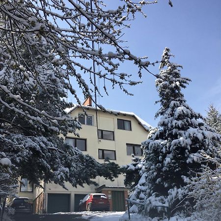 Romantic Two Bedroom Apartments In The Hills Of Budapest With Private Parking ภายนอก รูปภาพ