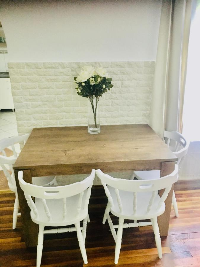 Romantic Two Bedroom Apartments In The Hills Of Budapest With Private Parking ภายนอก รูปภาพ