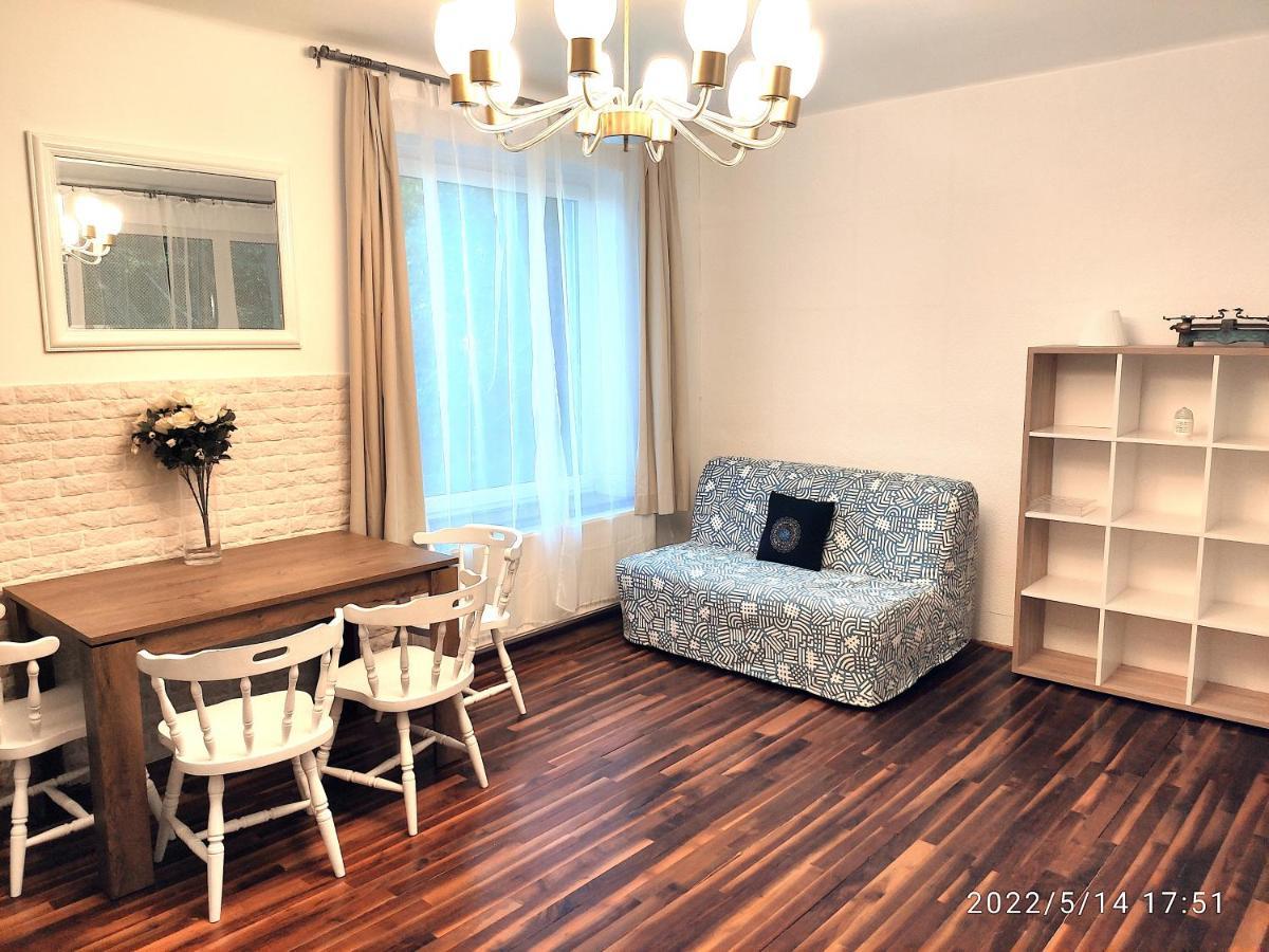 Romantic Two Bedroom Apartments In The Hills Of Budapest With Private Parking ภายนอก รูปภาพ