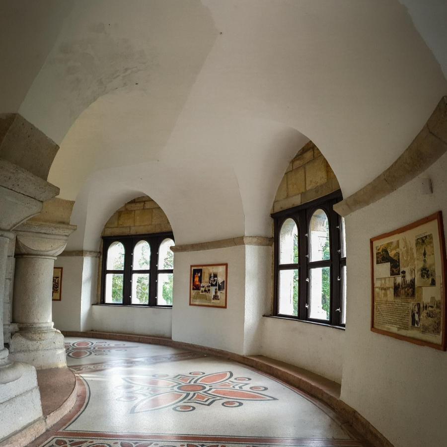 Romantic Two Bedroom Apartments In The Hills Of Budapest With Private Parking ภายนอก รูปภาพ