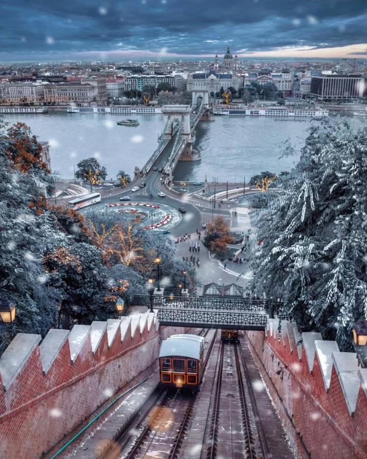 Romantic Two Bedroom Apartments In The Hills Of Budapest With Private Parking ภายนอก รูปภาพ